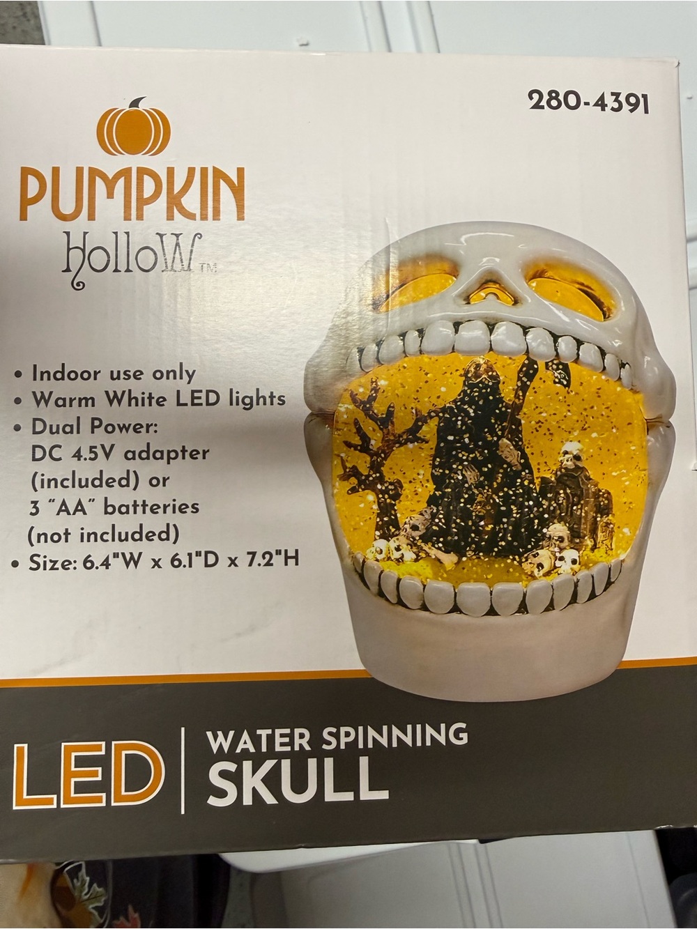 LED Water Spinning Skull - White and Gold